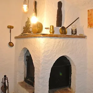 Casa Cueva El Algarrobo Camping Guadix